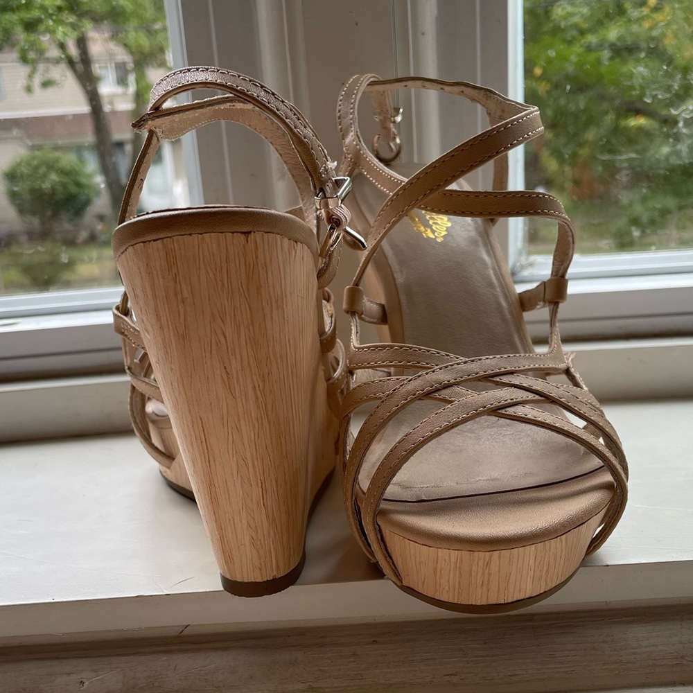 Comfy wedges
